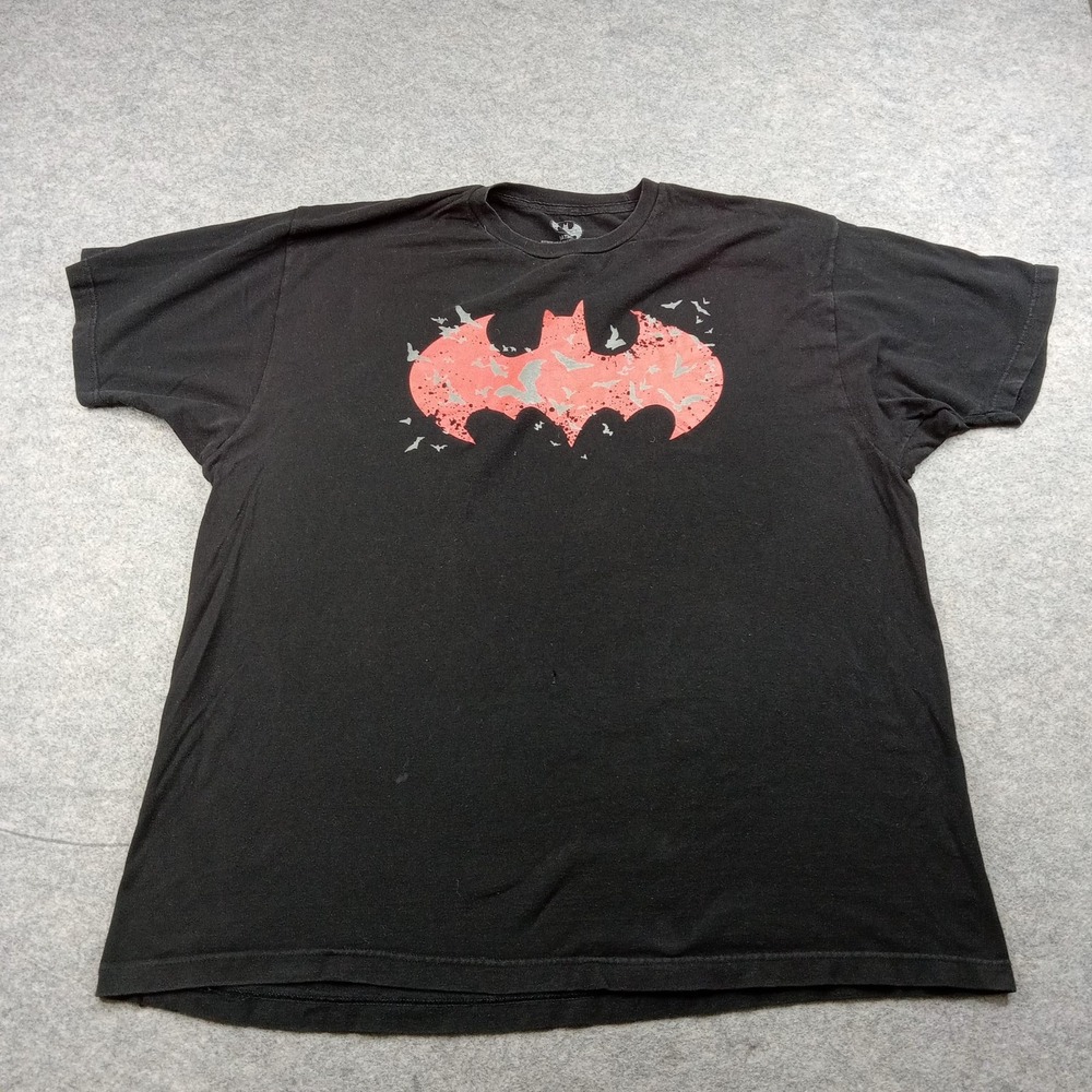 Batman Shirt Mens 2XL Black Red Bat Logo Graphic Tee Tagless DC Comics Cotton